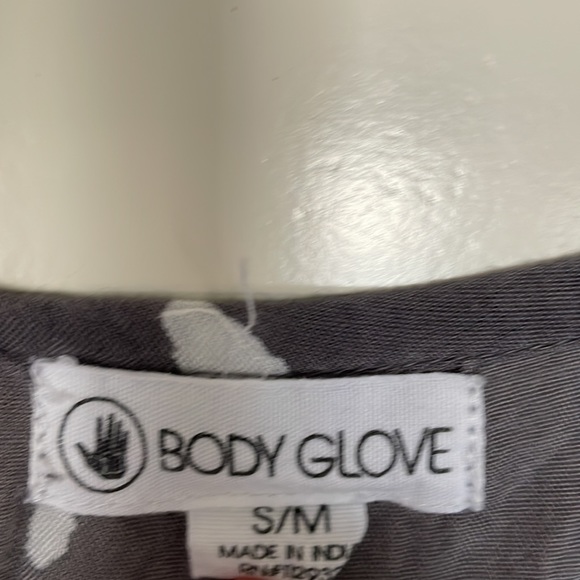 NWOT Body Glove swim coverup - Picture 3 of 3